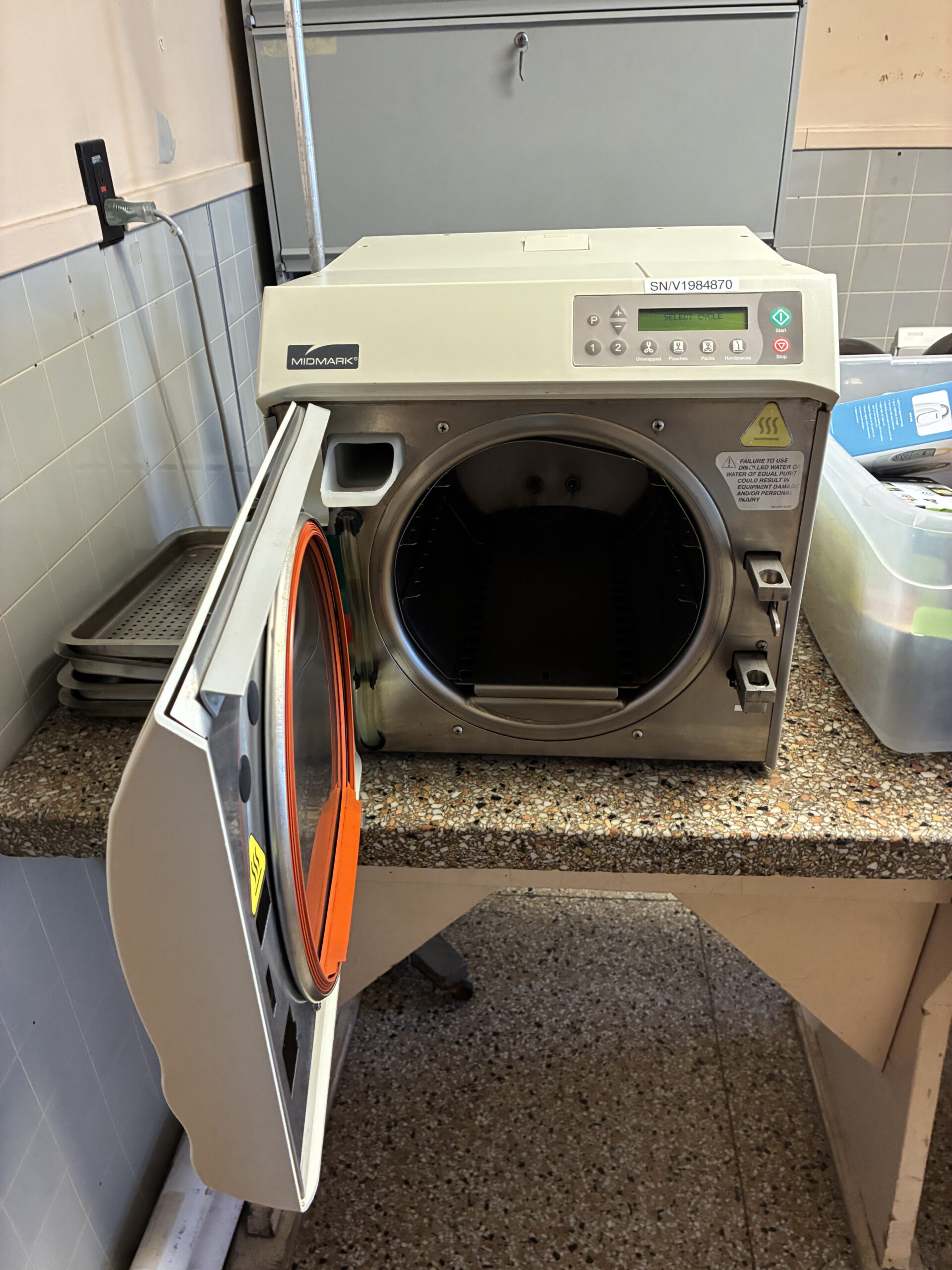 Midmark M11 Autoclave